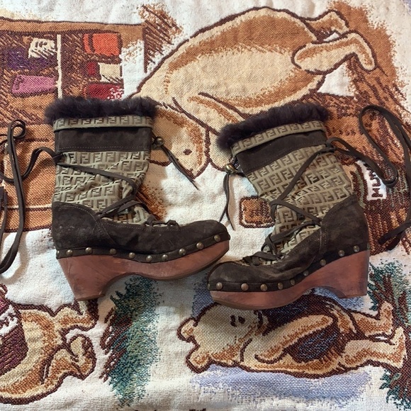 FENDI Logo Wood Platform Fur Lined Brown Winter Boots 37 studded Rare - Picture 7 of 14